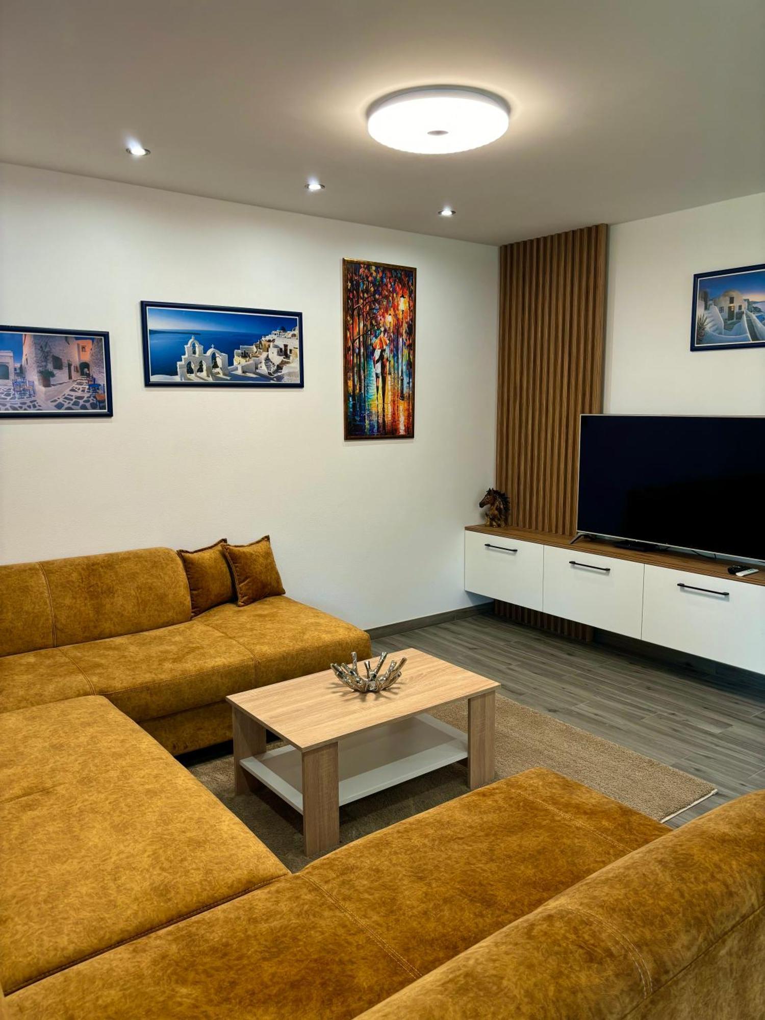 Forrest Chalet Valca